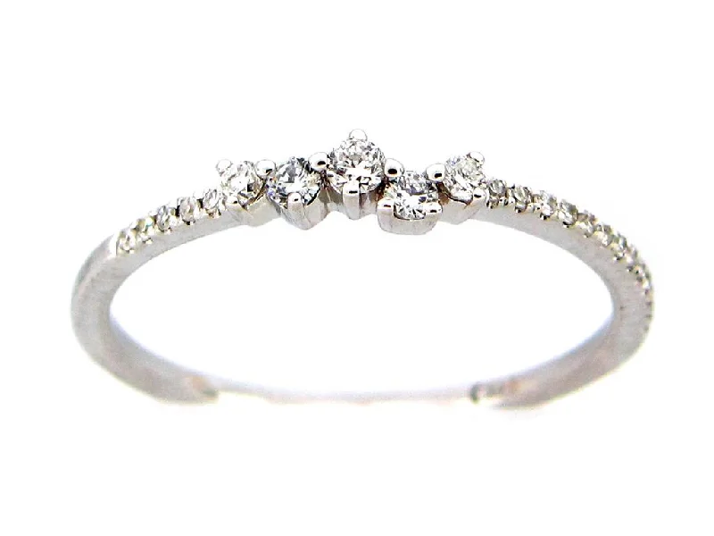 14K White Gold Cluster Diamond Ring