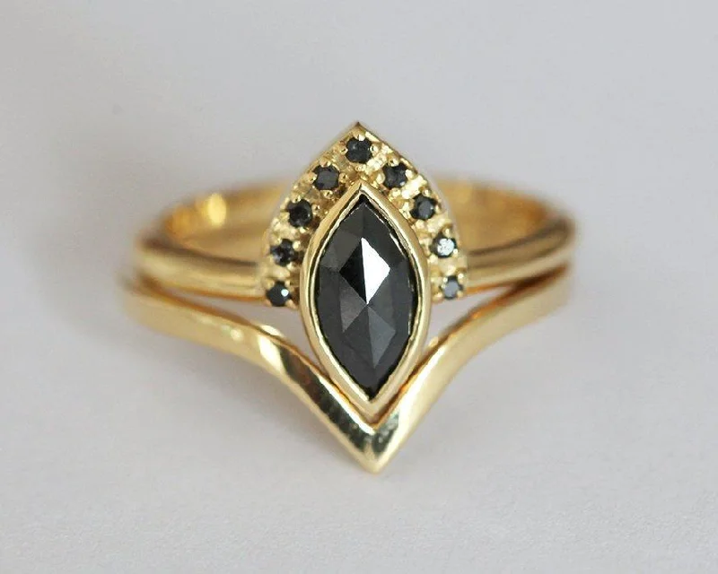 Ivona Black Diamond Ring Set