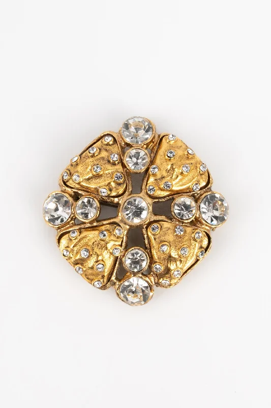 Upgrade Your Jewelry Collection For Less Broche byzantine Chanel