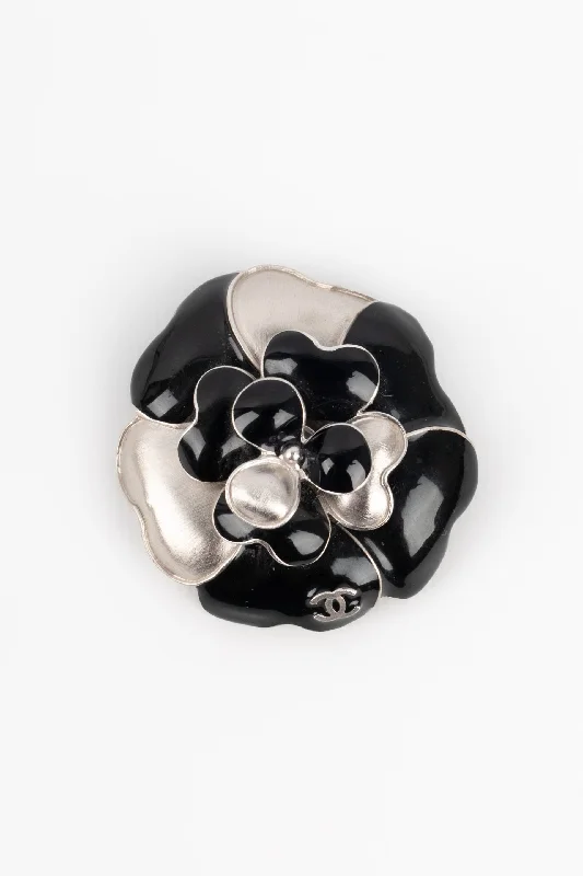 Limited-Time Jewelry Discounts – Shine Without The Splurge Broche camélia Chanel