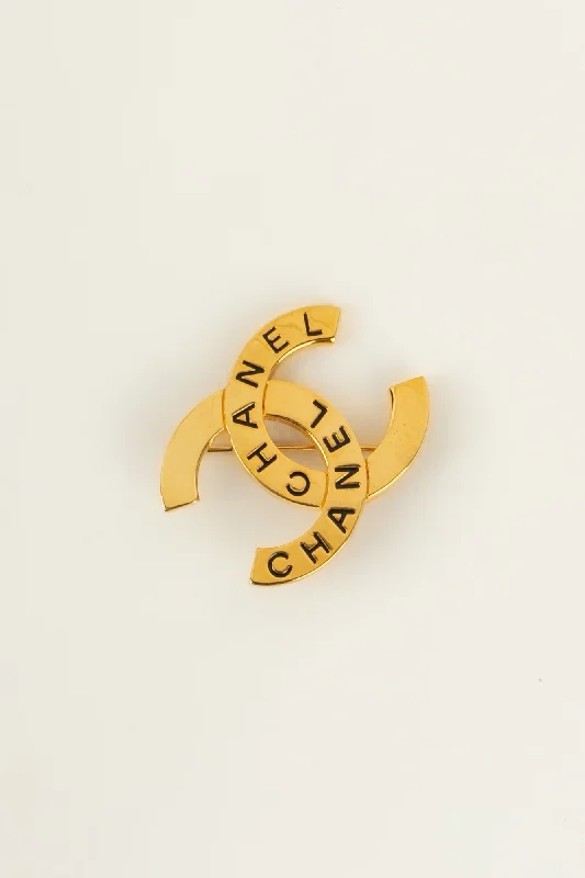 Stunning Jewelry Pieces At The Lowest Prices Ever Broche cc Chanel 1998