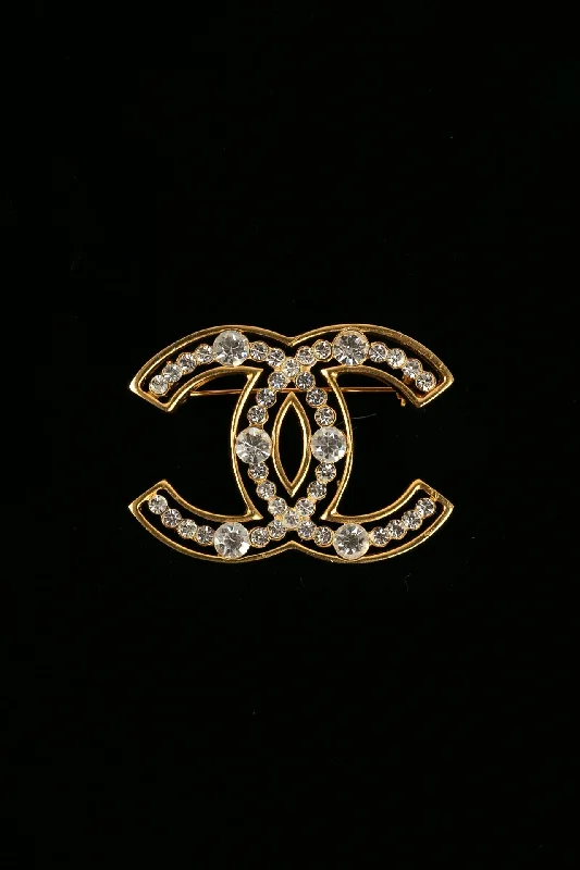 Elegant Necklaces And Bracelets At Limited-Time Offers Broche cc Chanel 2002