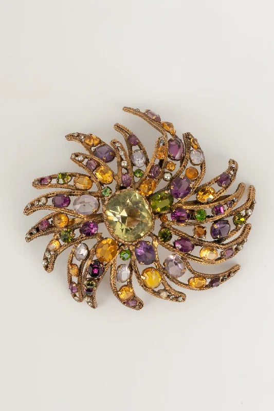 Affordable Elegance – Special Jewelry Sale Now Live Broche ancienne Chanel