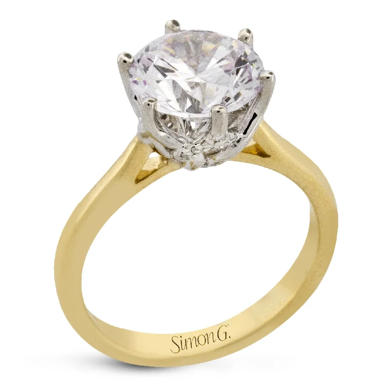 Premium Diamond Jewelry For Unforgettable Moments Round-cut Engagement Ring in 18k Gold with Diamonds