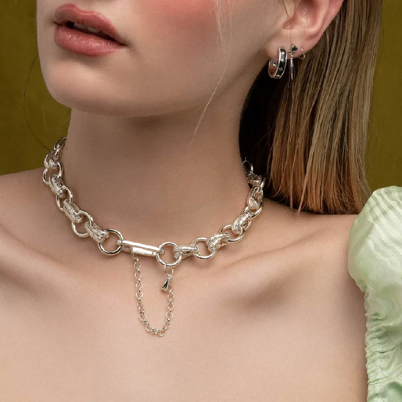 Unique Jewelry For Less – Shop The Sale Now CLARISE. Ornate Cross Link Chain Collar - Silver