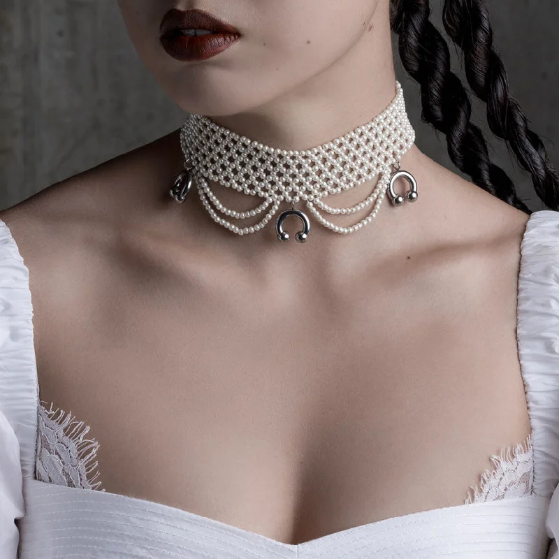 Grab Your Dream Jewelry At The Lowest Prices MAGNIFIQUE. Wide Pearl and Barbell Choker - Silver