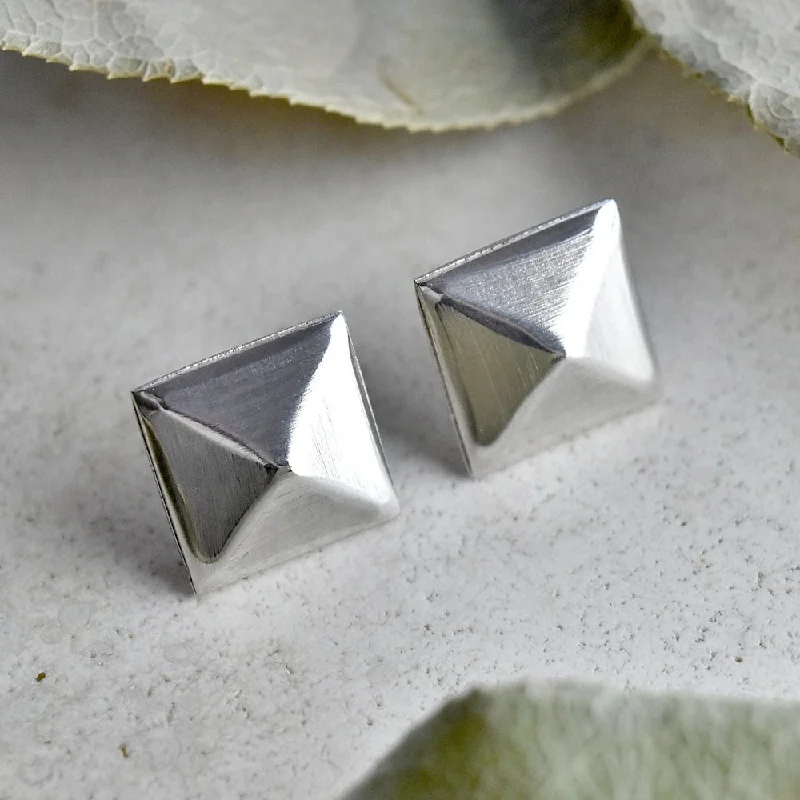 Exclusive Online Jewelry Sale – Don't Wait Pyramid Stud Earrings