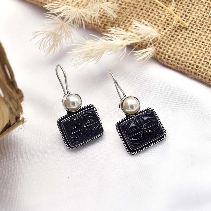 Clearance Sale On High-End Jewelry Collections Teejh Diti Black Stone & Pearl Earring