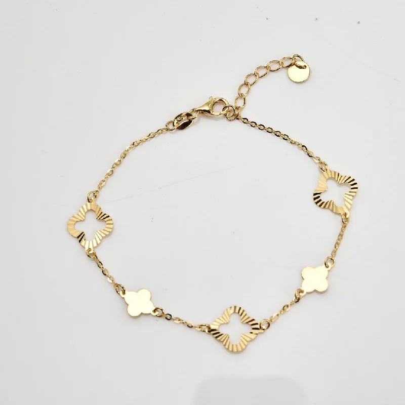 Luxury Jewelry At Unbeatable Discounts Gold Essentials Shamrock Bracelet