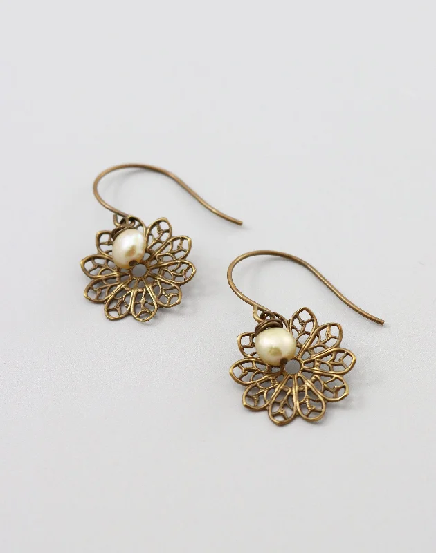 Elegant Jewelry Pieces At Unbelievable Prices Precious Lace Earrings, (1 pair)