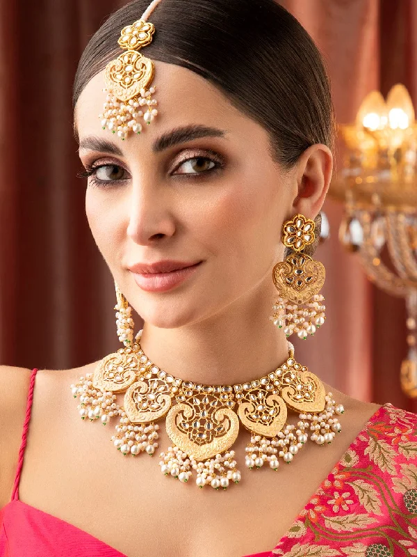 Seasonal Jewelry Deals – Elevate Your Style Rubans Gold Plated Kundan Studded Necklace With Enamel And Beads.